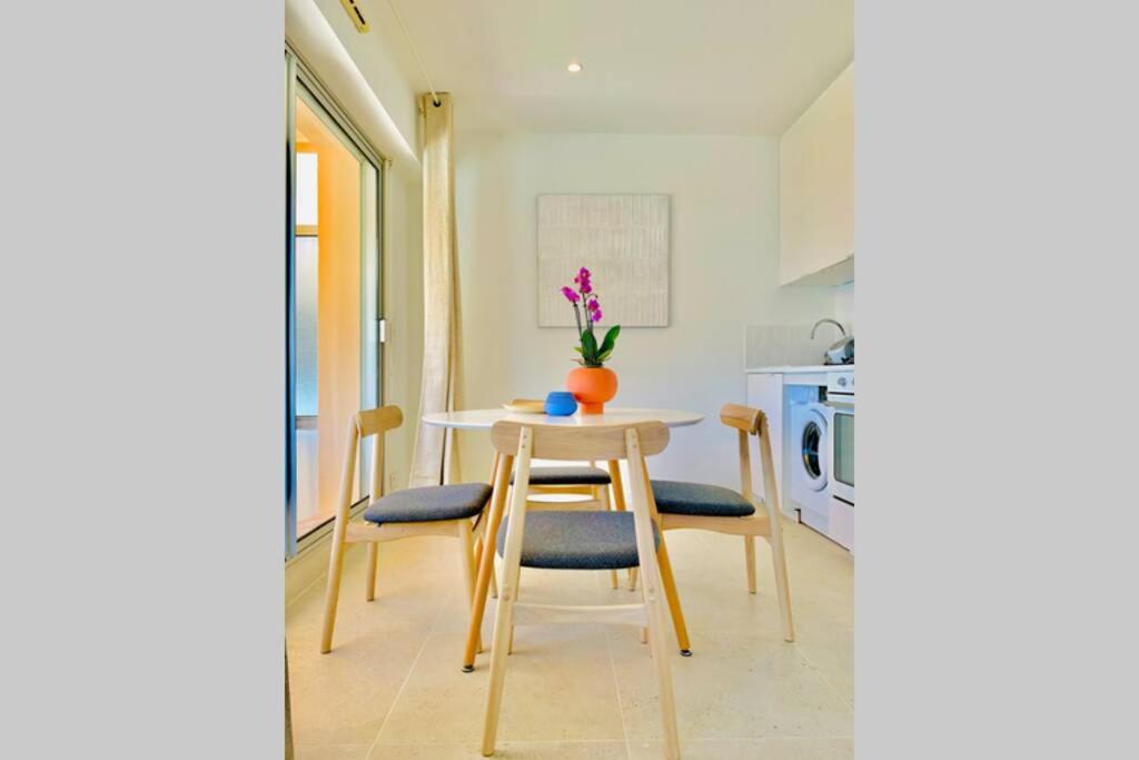 Antheor - vue exceptionnelle - refait à neuf 4 couchages Apartamento Saint-Raphaël Exterior foto