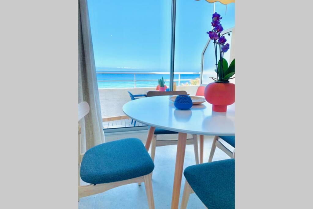 Antheor - vue exceptionnelle - refait à neuf 4 couchages Apartamento Saint-Raphaël Exterior foto