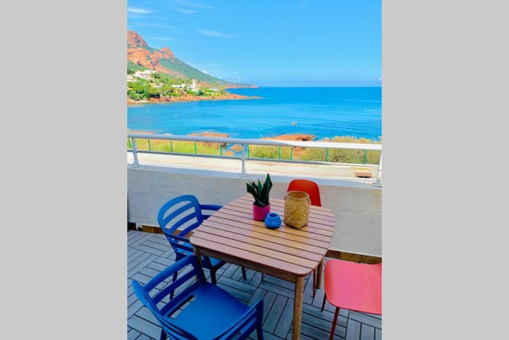 Antheor - vue exceptionnelle - refait à neuf 4 couchages Apartamento Saint-Raphaël Exterior foto